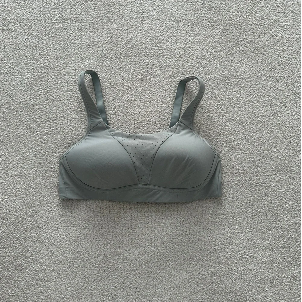 lululemon Run Times Bra size 36B in Jade Grey
